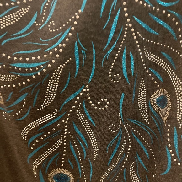 Karen Scott Plus Size 3X Gray Top Peacock Feather Graphic Embellished Bling top - Picture 12 of 15